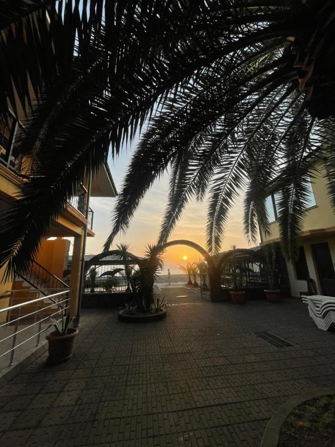 Kvariati Palma Hotel Bagian luar foto