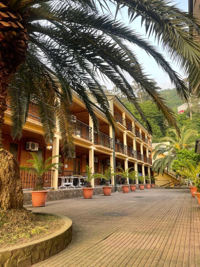Kvariati Palma Hotel Bagian luar foto