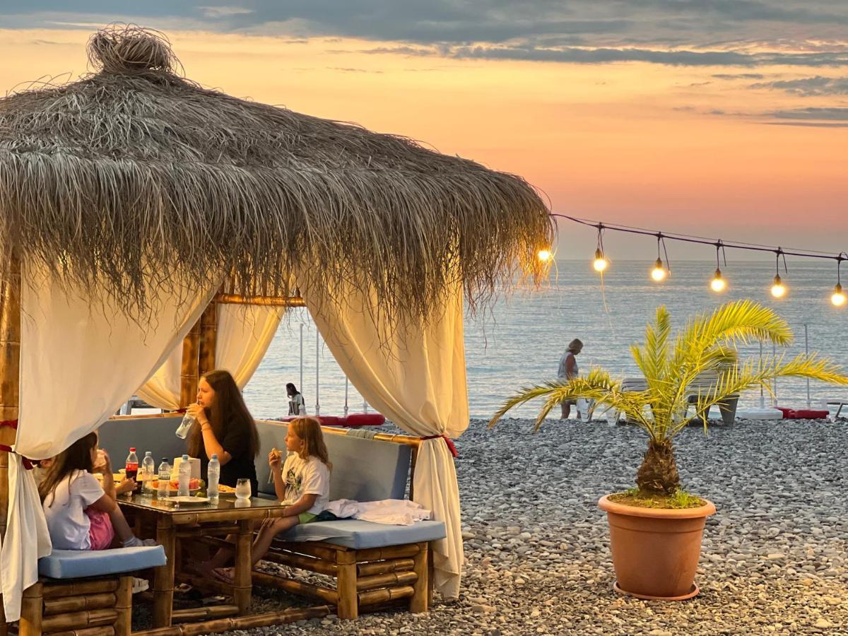 Kvariati Palma Hotel Bagian luar foto